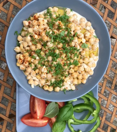 Msabaha – Lebanese Chickpeas (A tasty twist on hummus)